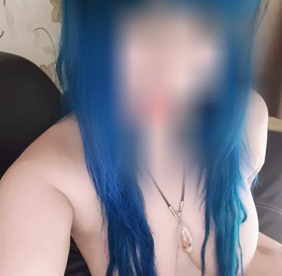 Farah, 36