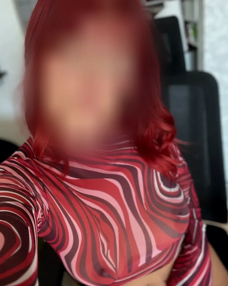 Isobel, 26