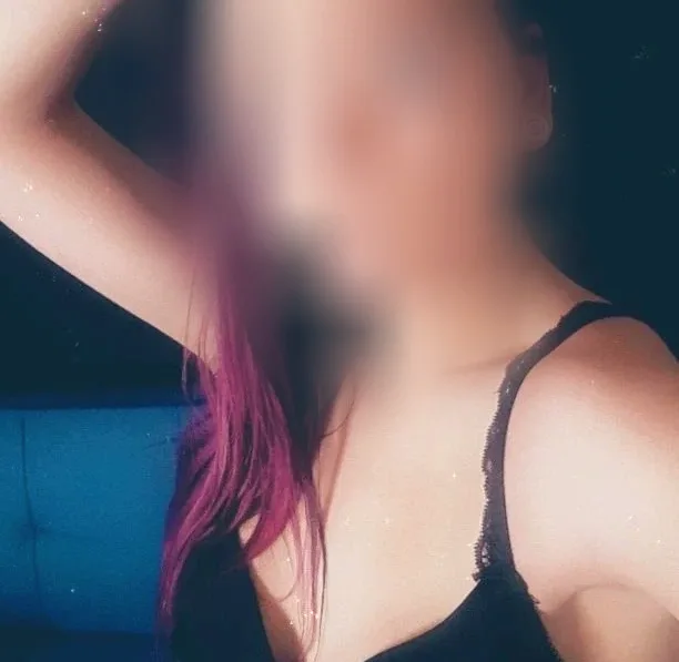 Lily, 27