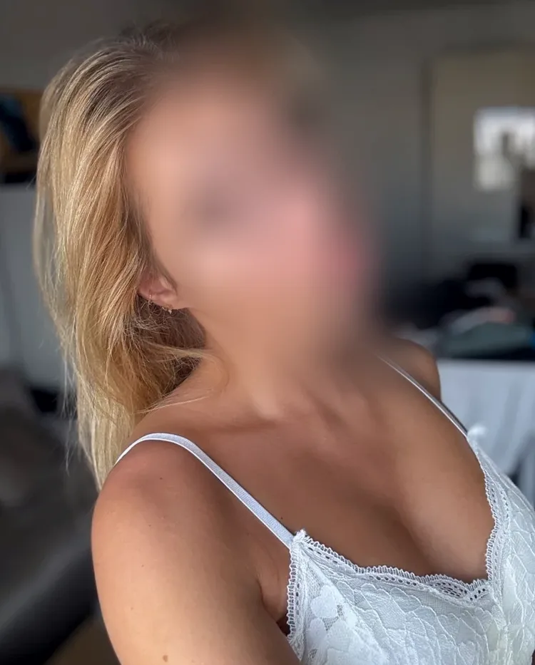 Lucy, 23