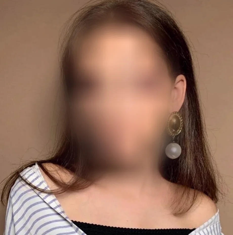 Roisin, 21