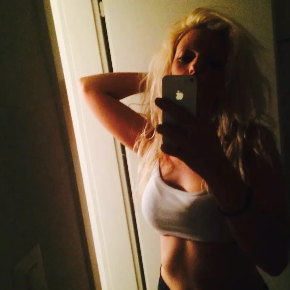 Sinead, 33